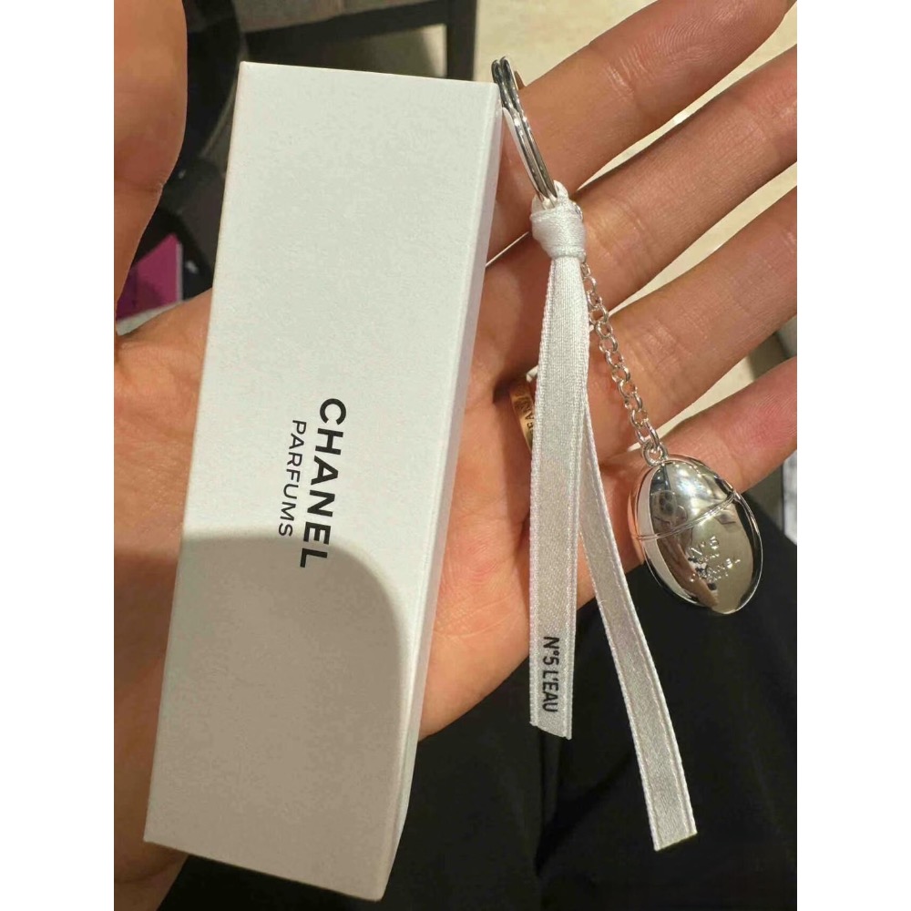 Chanel 香奈兒 限定N°5 鵝蛋鑰匙圈-細節圖4