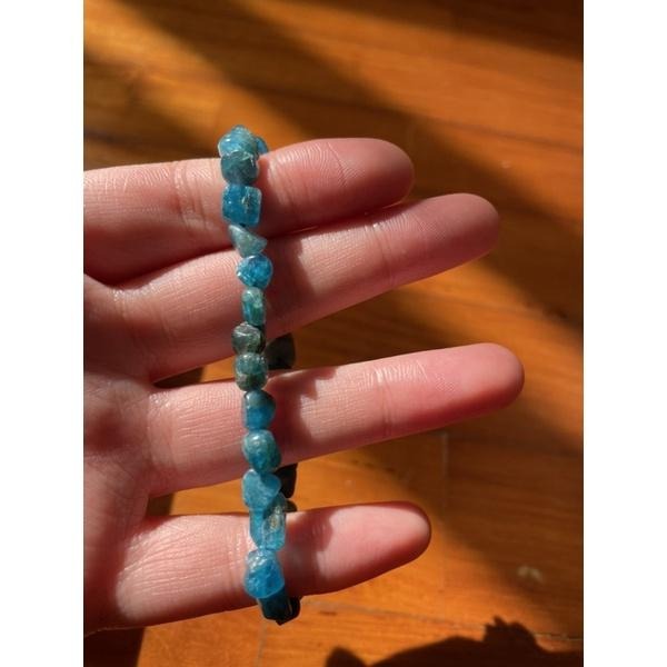 ♪藍磷輝/藍磷灰♪- 純天然無優化原礦磷灰石隨型—手珠/手鍊—漸層設計-細節圖3