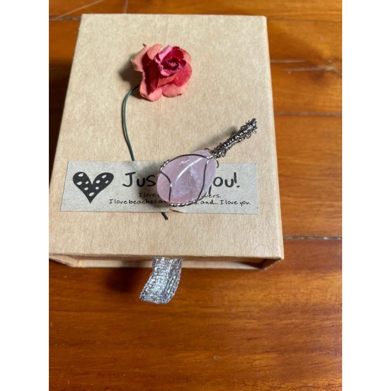 ♪原礦粉晶+銅線編織♪- 《義賣區》天然帶彩虹光粉水晶保色銅線編織—項鏈/墜子/項鍊墜-細節圖2