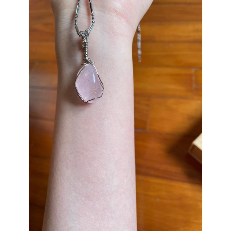 ♪原礦粉晶+銅線編織♪- 《義賣區》天然帶彩虹光粉水晶保色銅線編織—項鏈/墜子/項鍊墜-細節圖7