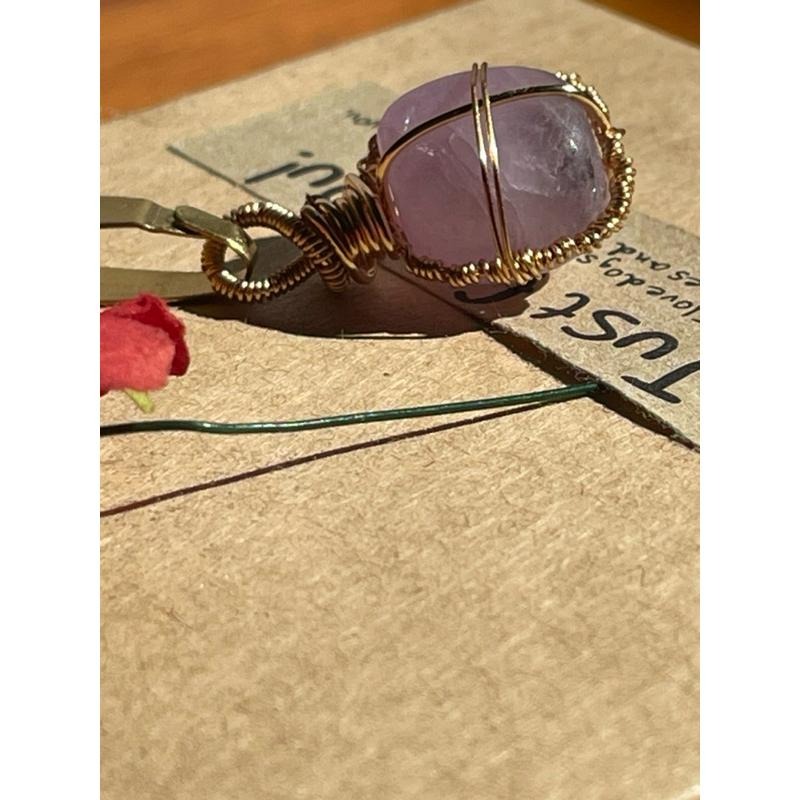 ♪紫鋰輝+銅線編織♪- 《義賣區》天然紫鋰輝方塊保色銅線編織—項鏈/墜子/項鍊墜-細節圖5