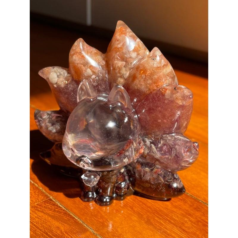 ♪ 狐仙/狐狸/九尾狐♪- 天然碎石原礦狐狸—灌膠能量水晶九尾狐狸—擺件/紙鎮—虎牙紫水晶天河石螢石硨磲橄欖石粉晶紫幽靈-細節圖4