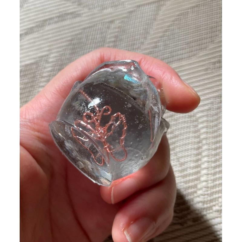 ♪ 原礦碎石玫瑰/滴膠玫瑰花♪- -天然碎石花朵—擺件/交換禮物—彩幽靈白幽靈鈦晶碧璽方解石天河石海紋石海藍寶菫青-細節圖9