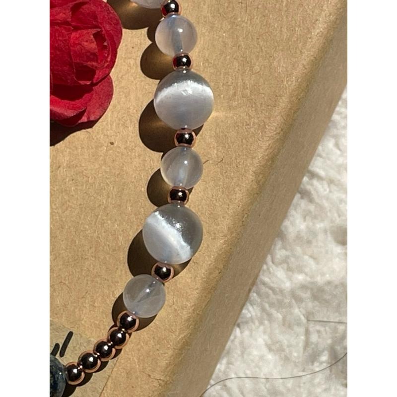 ♪藍暈月光石+透石膏+藍銅礦/鳳凰石♪- 晶系系列設計款—單斜晶系—手珠/手串-細節圖5