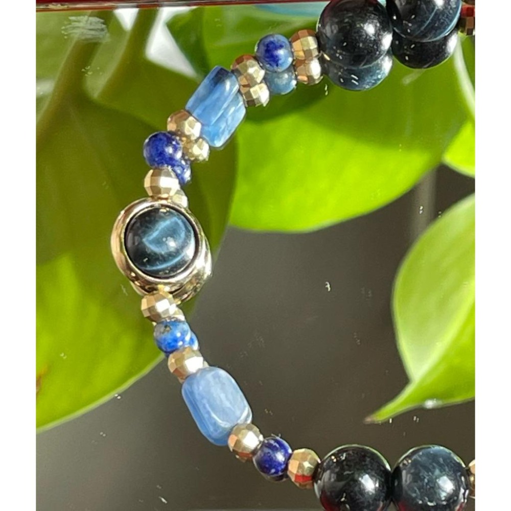 ♪藍虎眼/鷹眼石+藍晶石+青金石♪- 天然藍虎眼石青金石藍晶石設計款H款—眉心輪—第六輪設計款手珠/手鍊-細節圖4