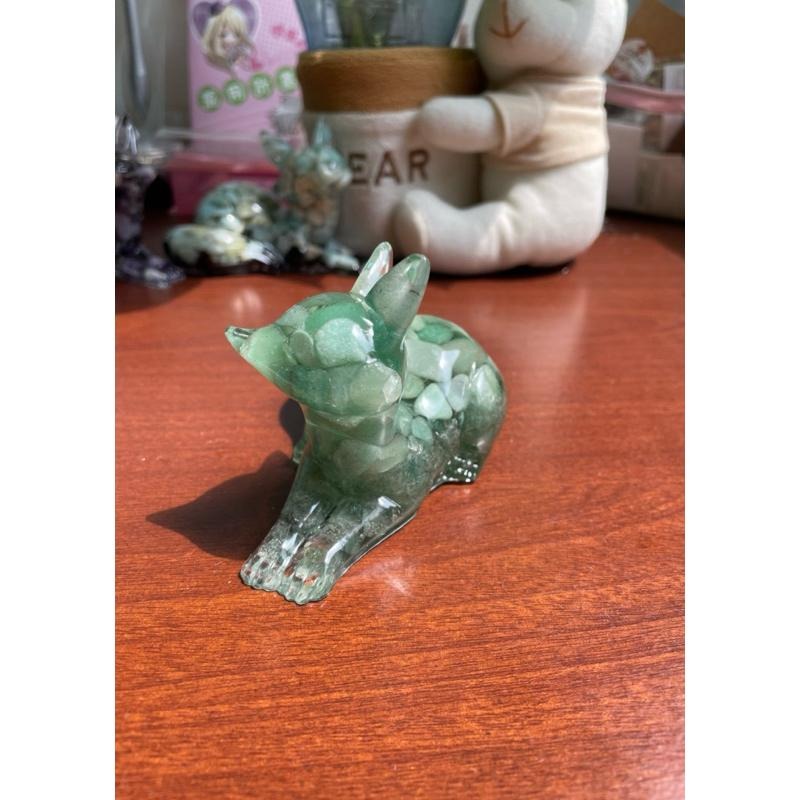 ♪ 原礦妖嬈狐狸/狐仙♪- 天然碎石臥狐—滴膠能量擺件—紫水晶/東菱玉/綠草莓/彩幽靈/紅石榴-細節圖3