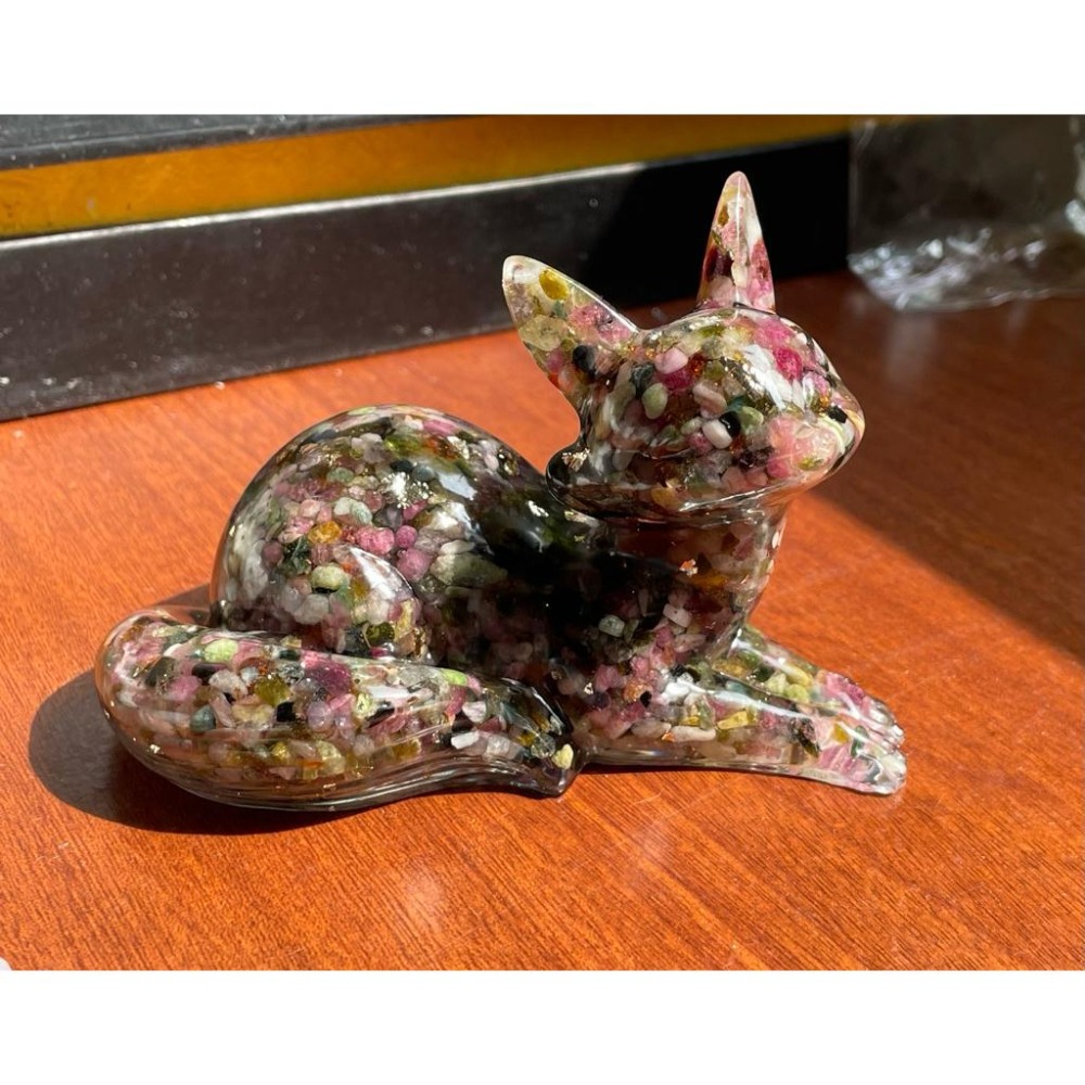 ♪ 原礦妖嬈狐狸/狐仙♪- 天然碎石臥狐—滴膠能量擺件—紫水晶/東菱玉/綠草莓/彩幽靈/紅石榴-細節圖9