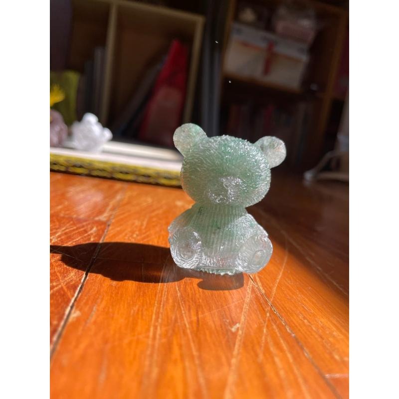 ♪ 原礦碎石素毛衣熊/小熊♪- 天然碎石熊熊/泰迪熊—仿奧根塔/奧剛塔滴膠能量擺件—綠草莓白松石紫幽靈鈦晶血滴菫青方解石-細節圖2