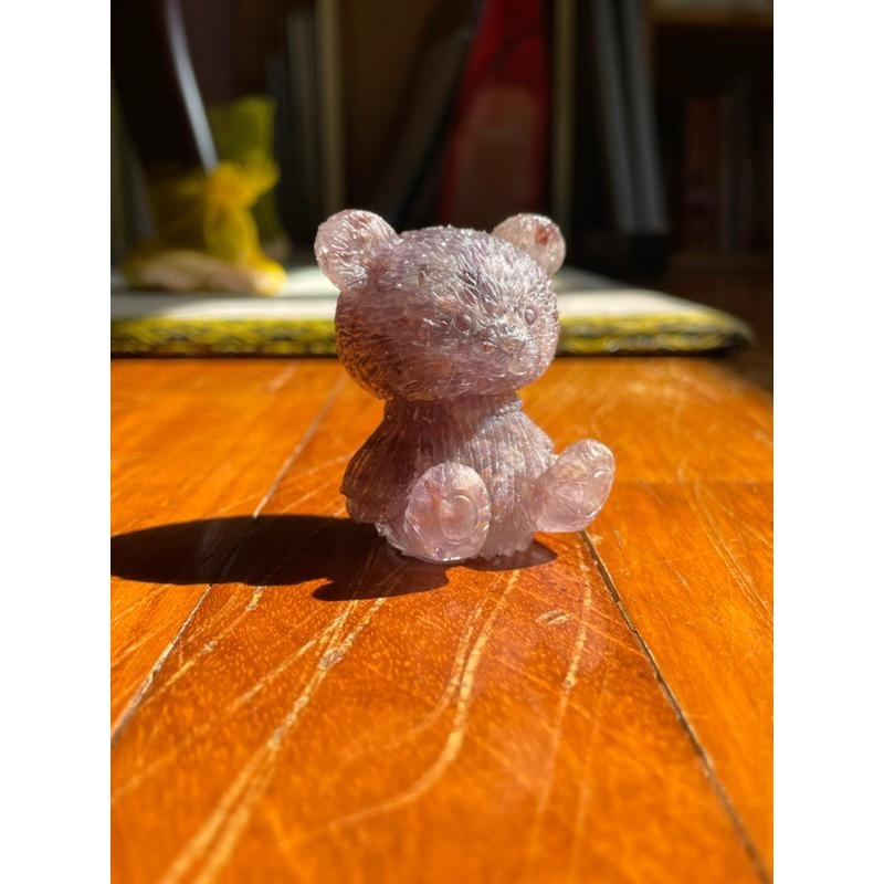 ♪ 原礦碎石素毛衣熊/小熊♪- 天然碎石熊熊/泰迪熊—仿奧根塔/奧剛塔滴膠能量擺件—綠草莓白松石紫幽靈鈦晶血滴菫青方解石-細節圖7