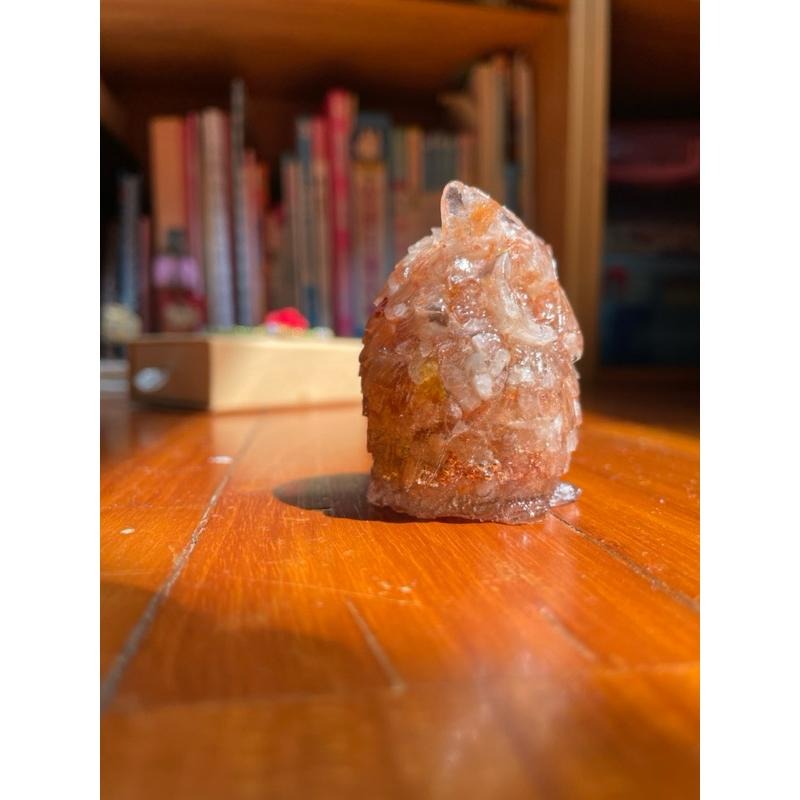 ♪ 原礦碎石貓頭鷹/小貓頭鷹♪- 天然碎石暗夜守護者—仿奧根塔/奧剛塔滴膠能量擺件—太陽石紫鋰輝海藍寶藍晶石草莓晶月光石-細節圖3