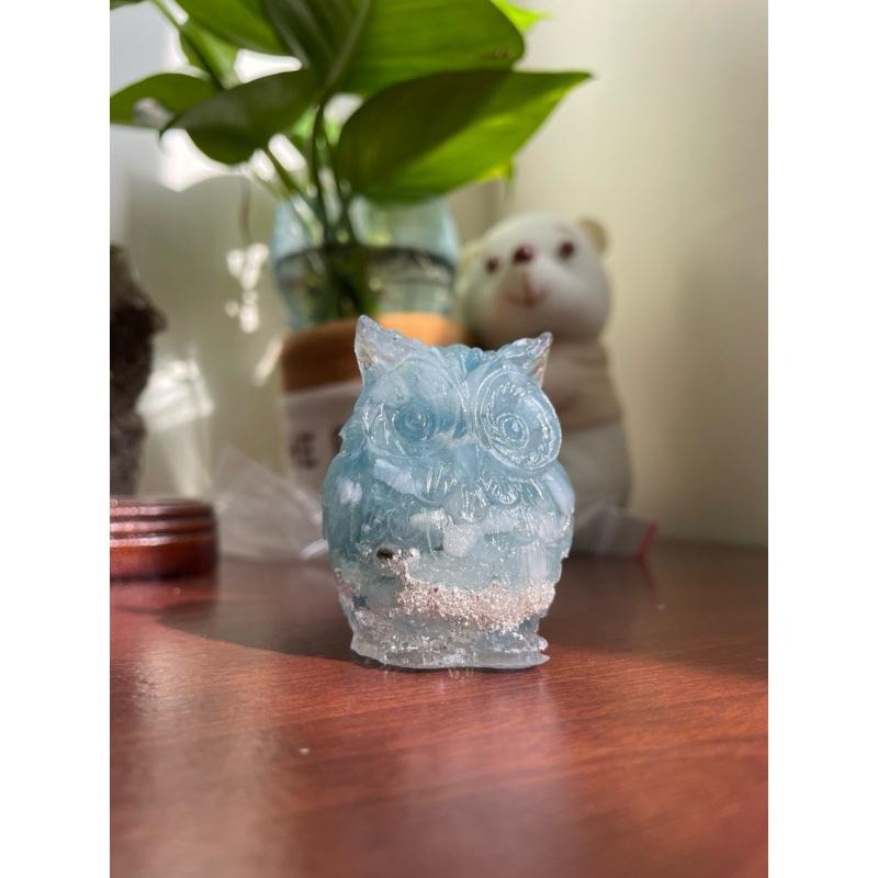♪ 原礦碎石貓頭鷹/小貓頭鷹♪- 天然碎石暗夜守護者—仿奧根塔/奧剛塔滴膠能量擺件—太陽石紫鋰輝海藍寶藍晶石草莓晶月光石-細節圖8