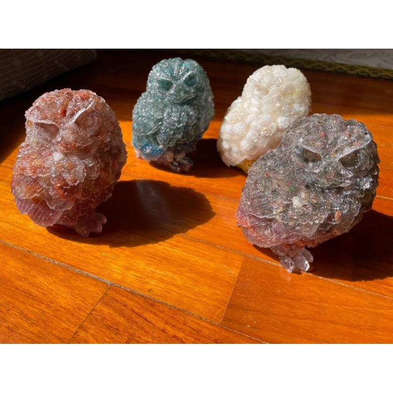 ♪ 原礦仿真貓頭鷹/大貓頭鷹♪- 天然碎石暗夜守護者—奧根塔/奧剛塔滴膠能量擺件—藍磷灰彩幽靈草莓晶紅兔毛青金石紫水晶-細節圖2