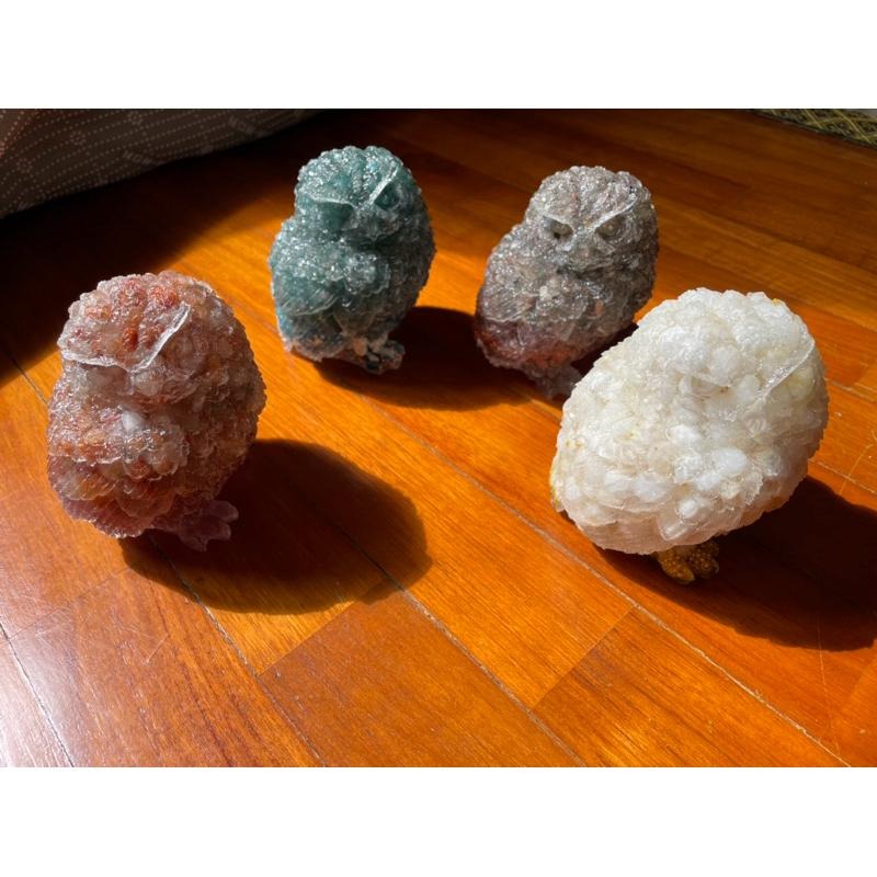 ♪ 原礦仿真貓頭鷹/大貓頭鷹♪- 天然碎石暗夜守護者—奧根塔/奧剛塔滴膠能量擺件—藍磷灰彩幽靈草莓晶紅兔毛青金石紫水晶-細節圖8