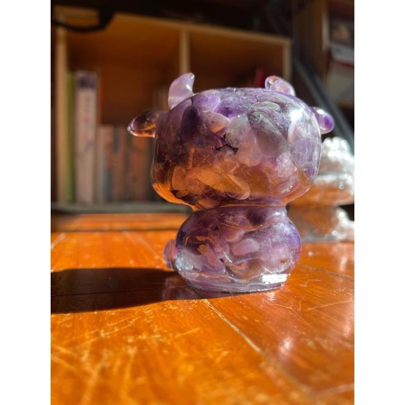 ♪ 牛♪- 天然碎石原礦萌牛牛—灌膠能量水晶/仿奧剛—擺件/紙鎮—白松石/紫水晶/鈦晶黃水晶-細節圖3