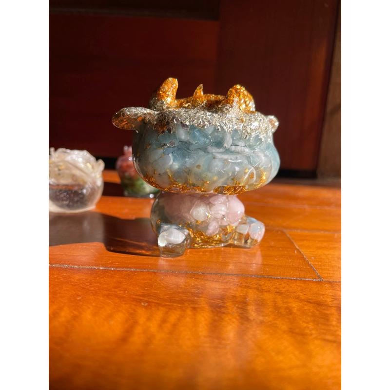 ♪ 牛♪- 天然碎石原礦萌牛牛—灌膠能量水晶/仿奧剛—擺件/紙鎮—白松石/紫水晶/鈦晶黃水晶-細節圖4