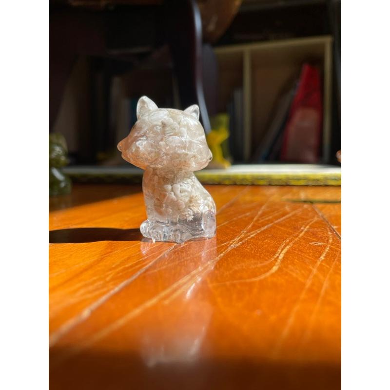 ♪ 原礦碎石貓咪/貓♪- 天然碎石喵喵—仿奧根塔/奧剛塔滴膠能量擺件—橄欖石拉長石白幽靈紫水晶石榴石鈦晶蛋白石海紋石-細節圖6