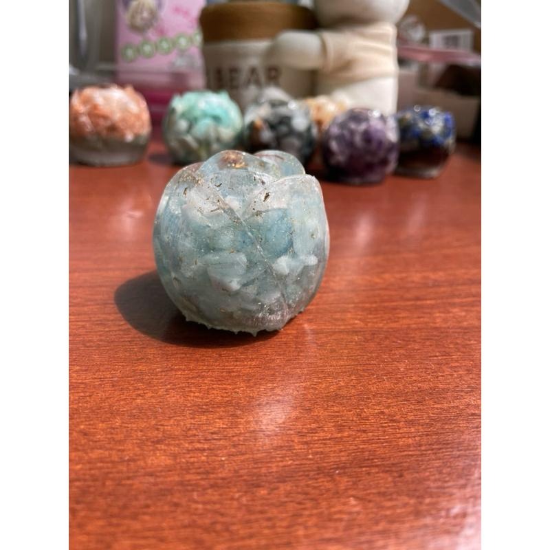 ♪ 鬱金香♪- 天然原礦碎石鬱金香花朵—滴膠能量擺件—海藍寶石/拉長石/太陽石/綠草莓晶/鷹眼石/珍珠貝/青金石/紅石榴-細節圖2