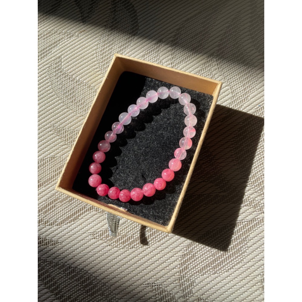 ♪櫻花雨/薔薇輝石♪-天然7mm玉化薔薇輝設計款—手珠/手鍊—漸層設計-細節圖8