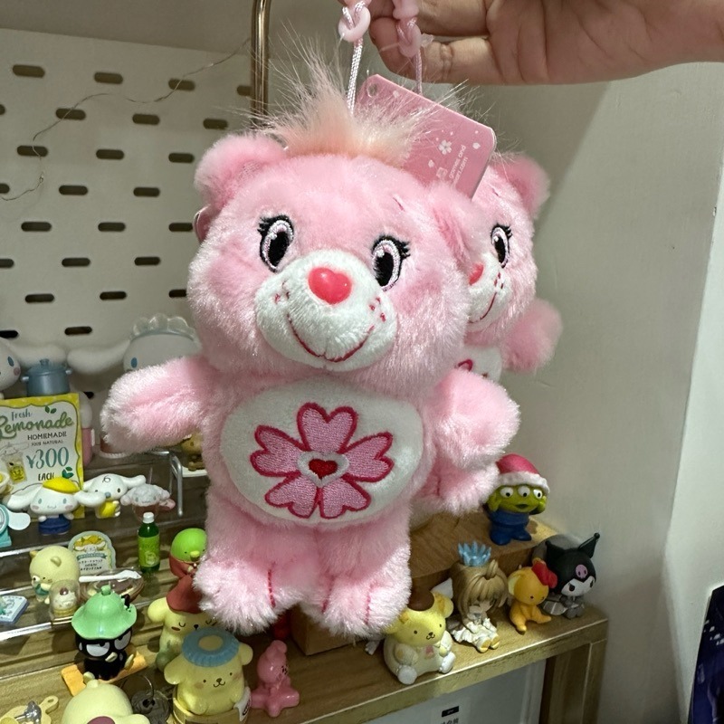 韓國空運 正版 carebears 彩虹小熊 淺粉櫻花熊吊飾 14cm-細節圖2