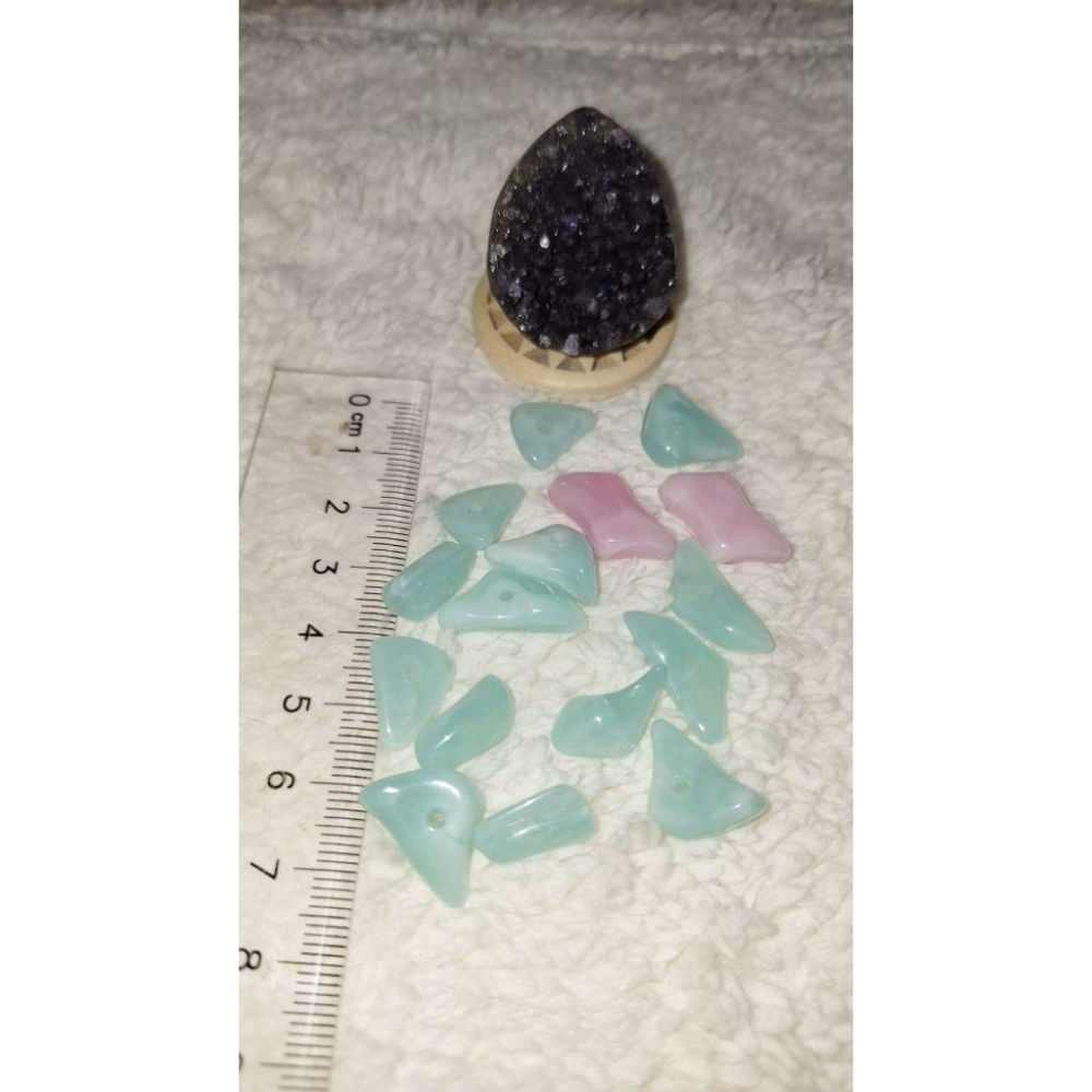 各式串珠 散珠 愛心 通孔 直通孔 仿碎石 塑膠珠-細節圖4