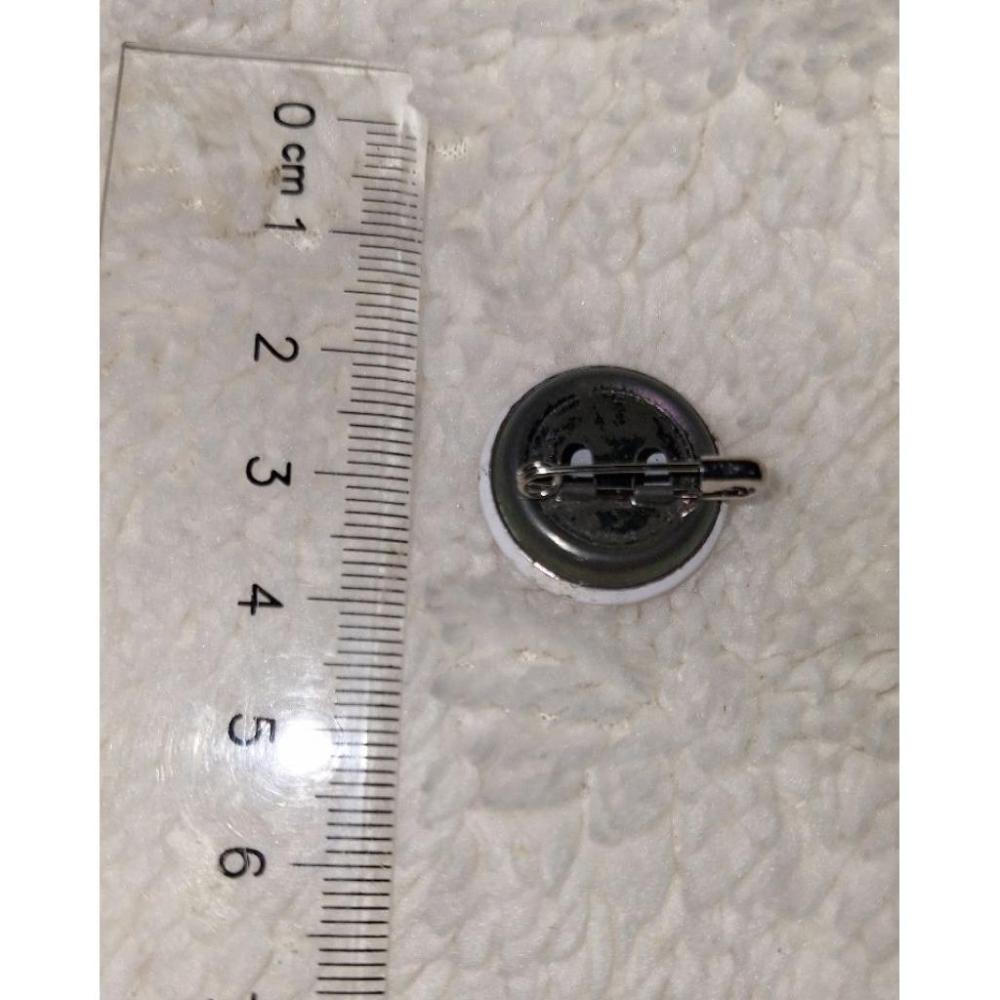 三麗鷗 正版 hello kitty 愛心小徽章 2004年 絕版品-細節圖3