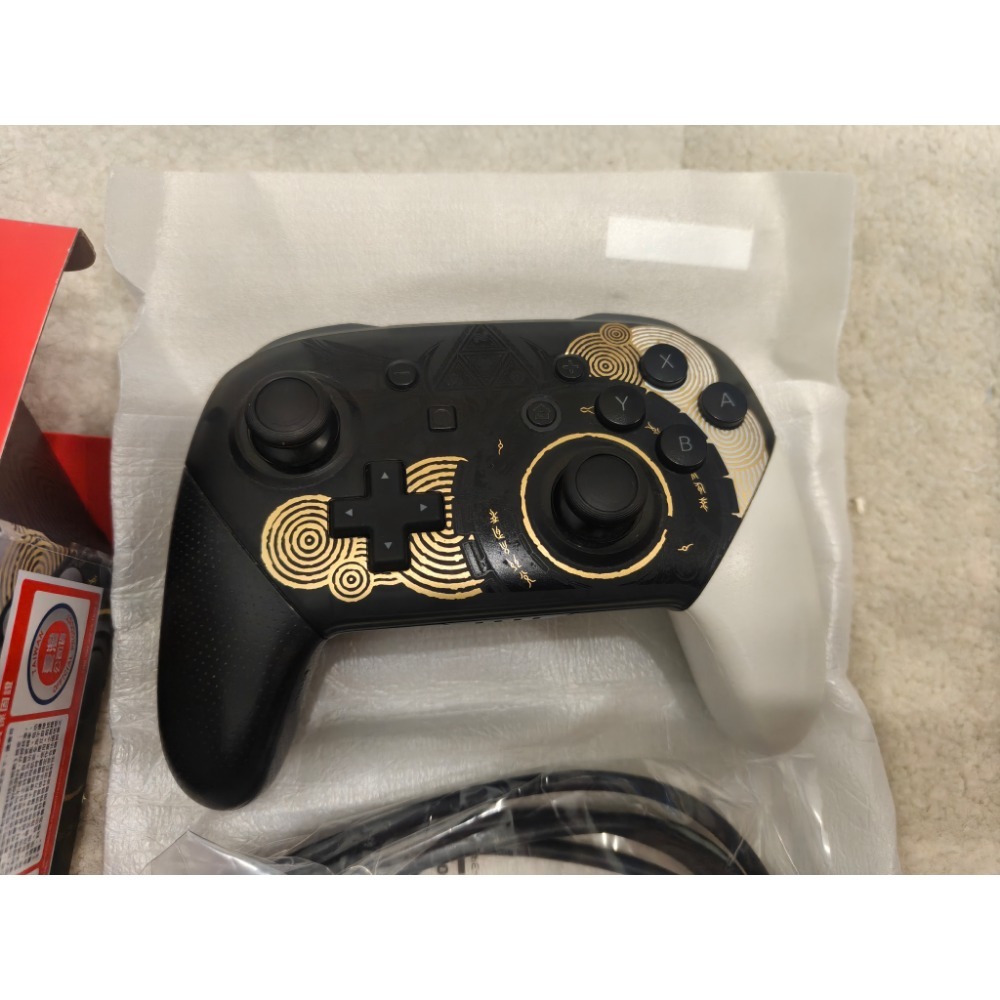 Switch pro 手把 王國之淚塗裝 原廠  二手-細節圖2