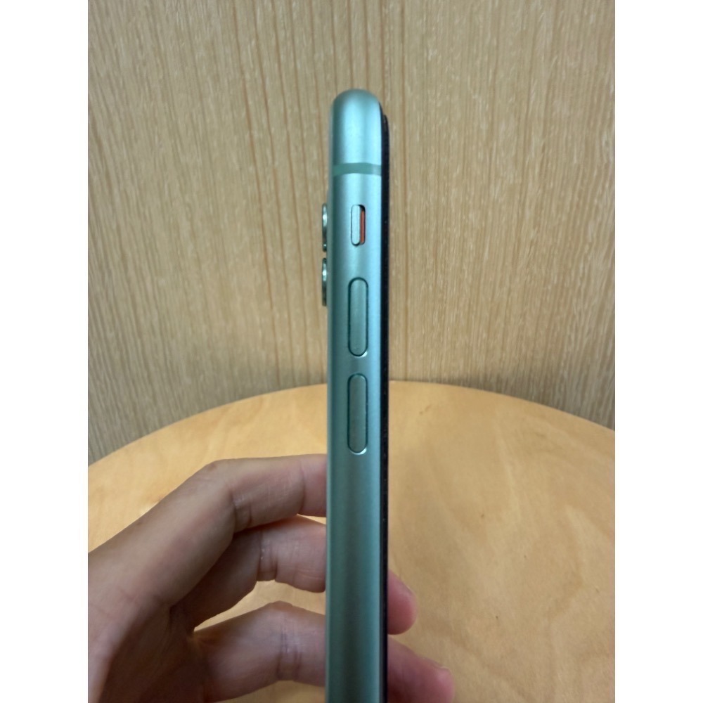 近乎全新賀運認證iPhone 11 64g，imos鑽石鏡頭貼、水清套、德誼保修，已換原廠電池壽命93%。螢幕故障零件機-細節圖5