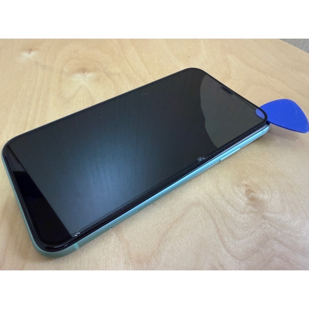近乎全新賀運認證iPhone 11 64g，imos鑽石鏡頭貼、水清套、德誼保修，已換原廠電池壽命93%。螢幕故障零件機-細節圖7