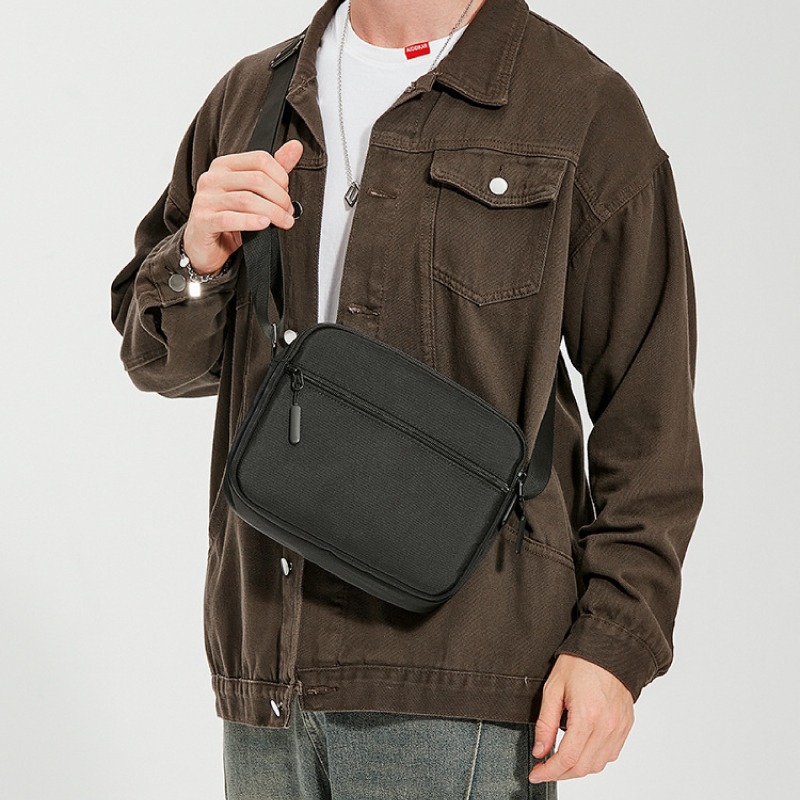 日系郵差方包 現貨 單肩包 側背包 斜背包 胸包 手機包 休閒包 鑰匙包 包包 男包 女包 魔法巷-細節圖8