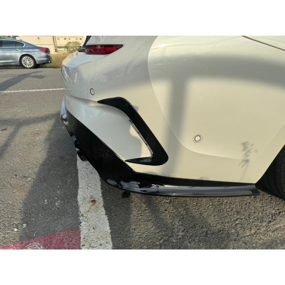 台灣現貨 BMW   2019-2022 BMW G20 G21 KARBEL後保桿風刀 後風刀 320 330 340-細節圖5
