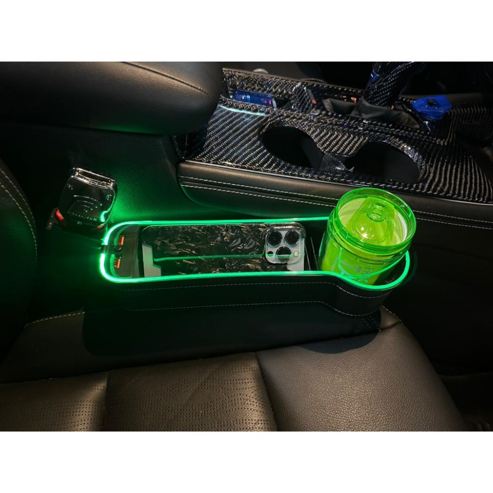 現貨 LED七彩氣氛燈+雙USB街頭座椅隙縫收納盒 氣氛燈 收納盒 通用型車載收納盒-細節圖3