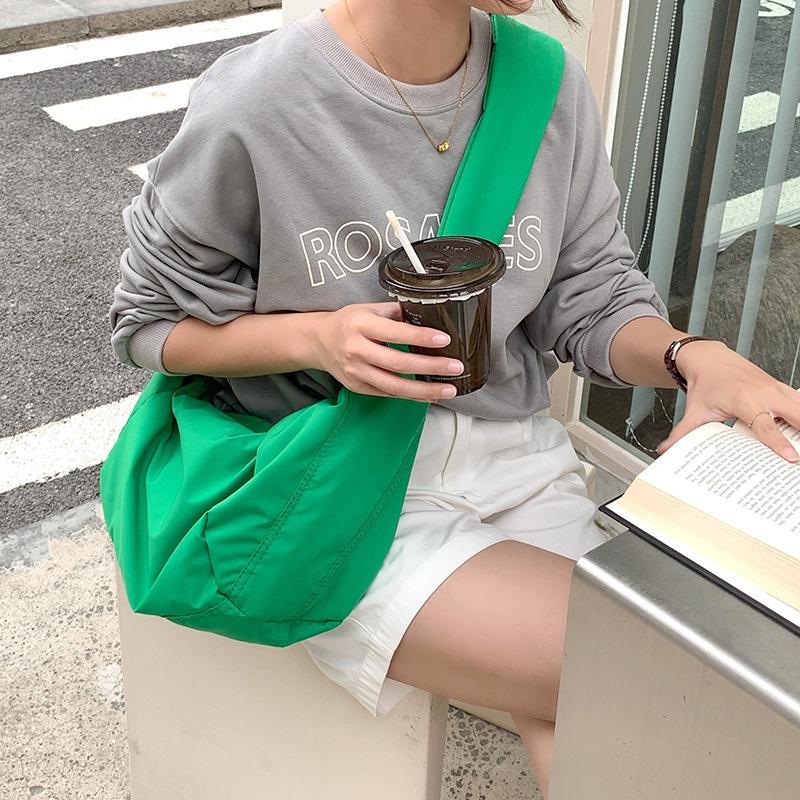 BAGG👾 大容量小眾潮流單肩郵差包時尚寬肩帶尼龍餃子包包女 時尚包 錢包 手拿包 母親節禮物-細節圖2