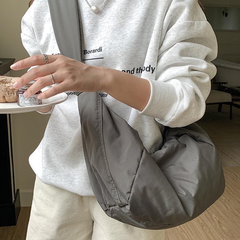 BAGG👾 大容量小眾潮流單肩郵差包時尚寬肩帶尼龍餃子包包女 時尚包 錢包 手拿包 母親節禮物-細節圖3