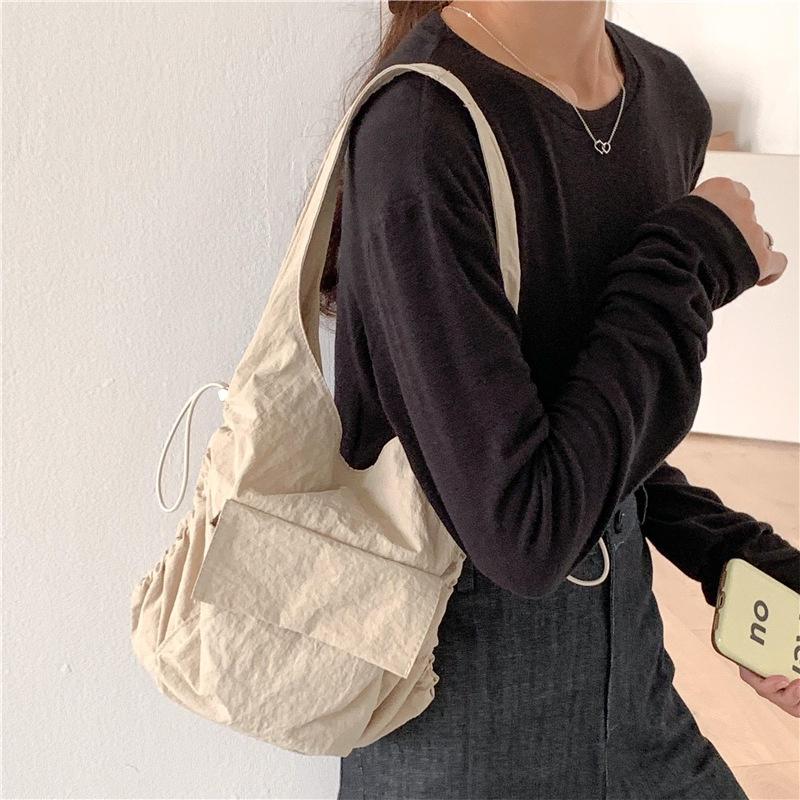 BAGG👾 韓版包包女高級感肩背包文藝大容量時尚休閑褶皺小眾尼龍腋下包女 時尚包 休閒百搭包包 母親節禮物-細節圖2