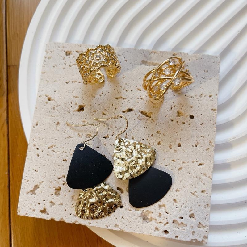 【黑金百老匯】CityCape © 這座城飾 ۞ 小紅書爆款歐美時尚創意撞色復古幾何三角形耳環簡約扇形百搭黑金色耳墜耳飾-細節圖8