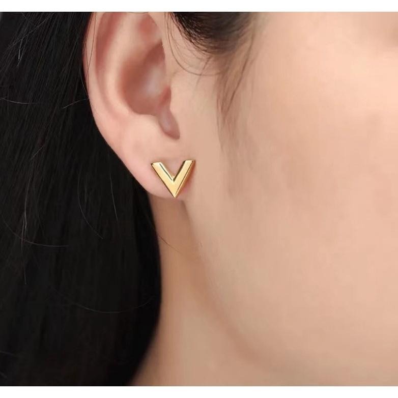 【凱旋門榮耀】CityCape © 這座城飾 ۞ 鈦鋼18k金色幸運勝利v字小巧耳釘女時尚簡約幾何字母個性耳環秋冬新品-細節圖3