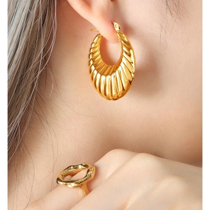 【希臘女神】CityCape©秋冬新品۞鈦鋼｜歐美派對時髦奢華｜復刻金色條紋｜橢圓繁花耳環鍍18K金色文藝性感復古熱銷-細節圖5