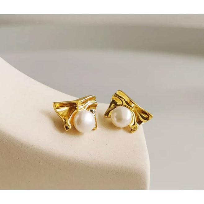 【香榭巴黎】CityCape©這座城飾۞金色褶皺蝴蝶結珍珠耳釘鈦鋼女士INS風跨境新品簡約風秋冬上新耶誕禮物雙11必買-細節圖3