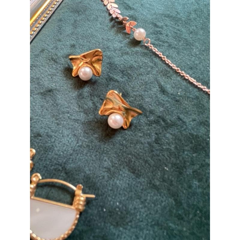 【香榭巴黎】CityCape©這座城飾۞金色褶皺蝴蝶結珍珠耳釘鈦鋼女士INS風跨境新品簡約風秋冬上新耶誕禮物雙11必買-細節圖6