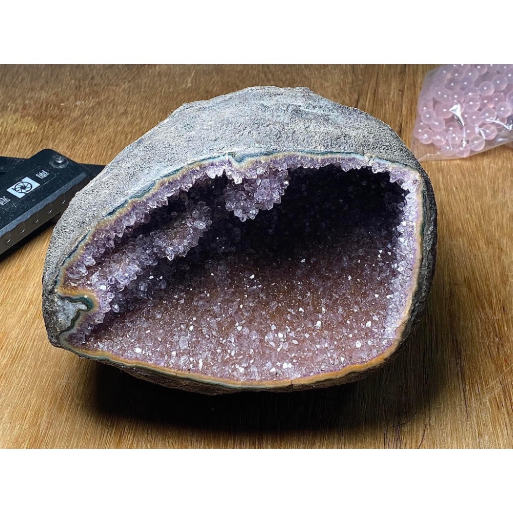 ♥️♥️天然 烏拉圭 稀少產量 粉色異象 特殊 晶洞..（含底座）♥️♥️-細節圖2