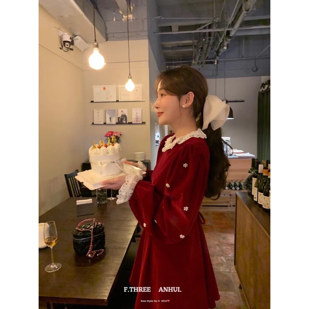 蕾絲珍珠小花洋裝-細節圖3