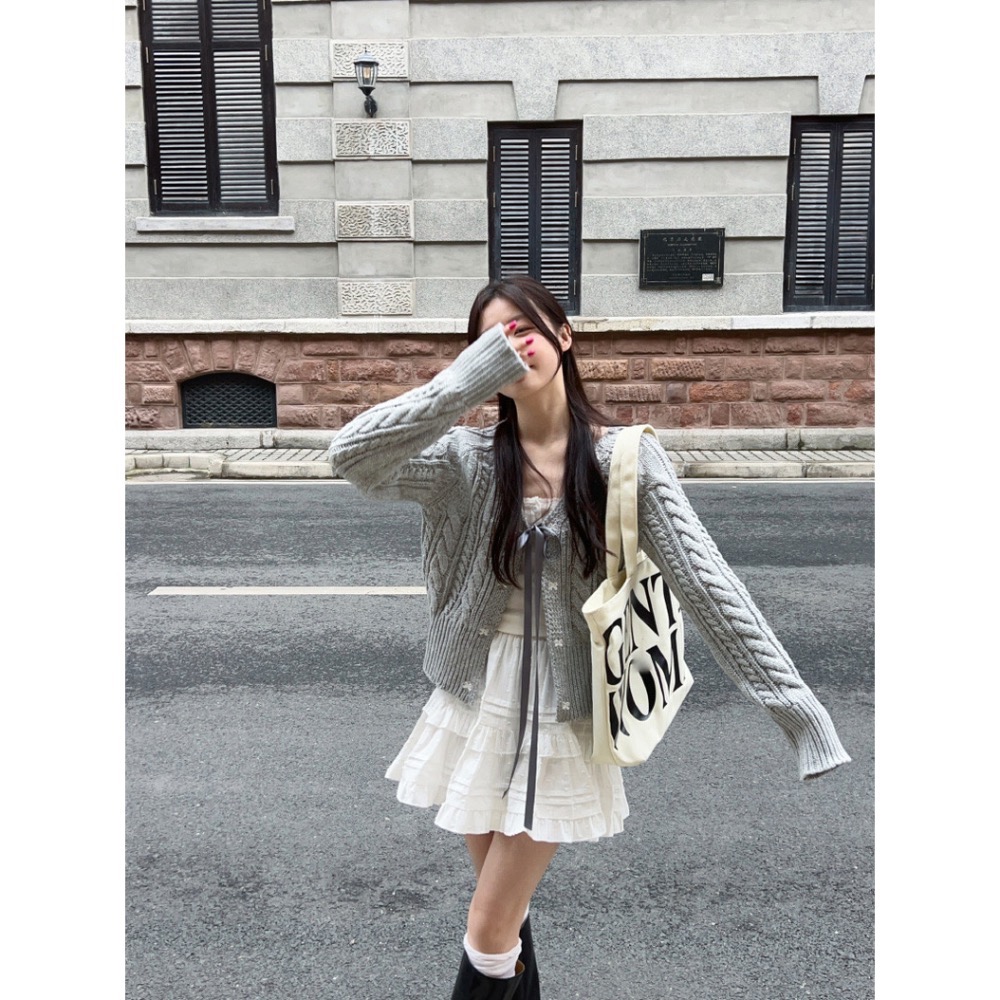 Beneddy🏷️甜美系蝴蝶結開衫外套+吊帶背心+蛋糕裙三件式套裝-細節圖2