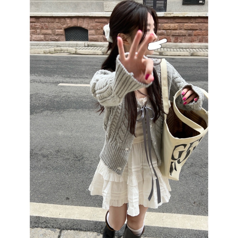 Beneddy🏷️甜美系蝴蝶結開衫外套+吊帶背心+蛋糕裙三件式套裝-細節圖4