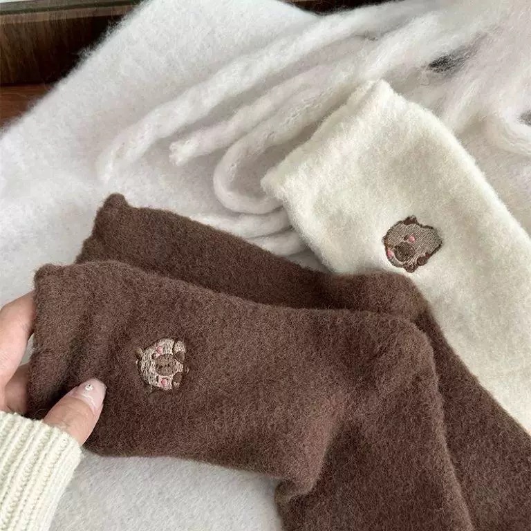 現貨🔥超級可愛的卡皮巴拉 保暖加絨厚珊瑚絨襪-細節圖3