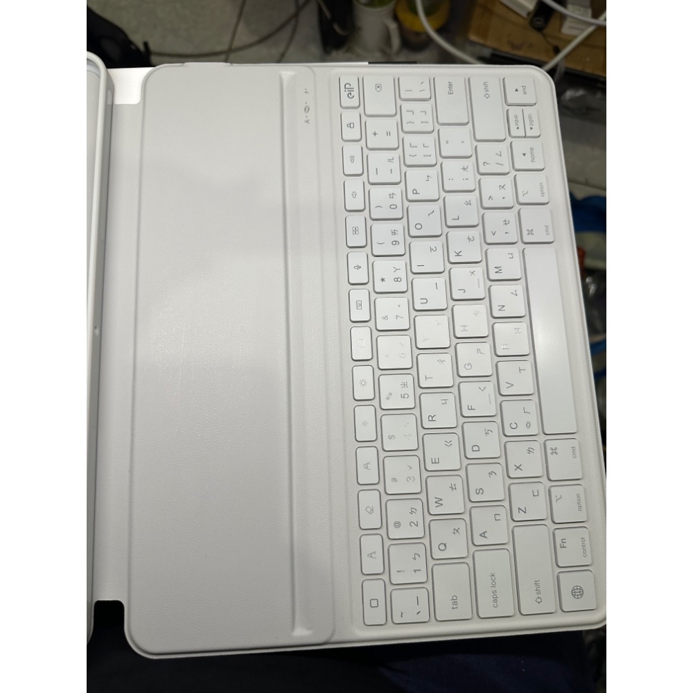 「近全新」【eiP】Maglite 2 輕巧磁吸鍵盤2代 含保護殼-細節圖4