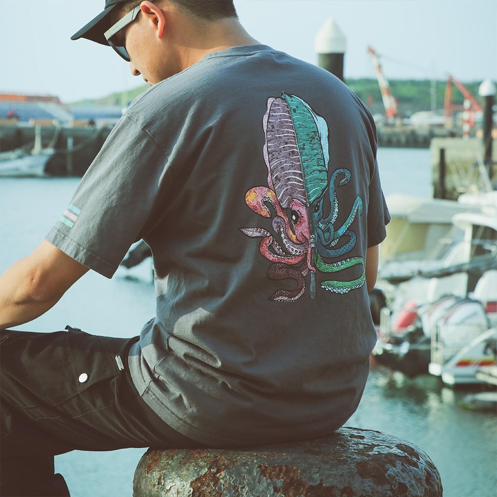 福利釣具 🎣 KALAS餌濡木染 短袖 T-Shirt-細節圖2