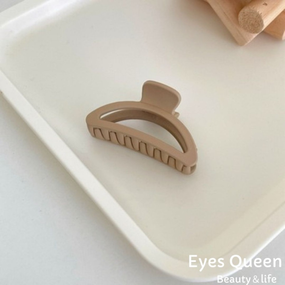 [Eyes Queen] 現貨 奶咖色系鯊魚夾 鏤空鯊魚夾 髮夾 夾子 鯊魚夾 抓夾 盤髮夾 髮飾-細節圖2