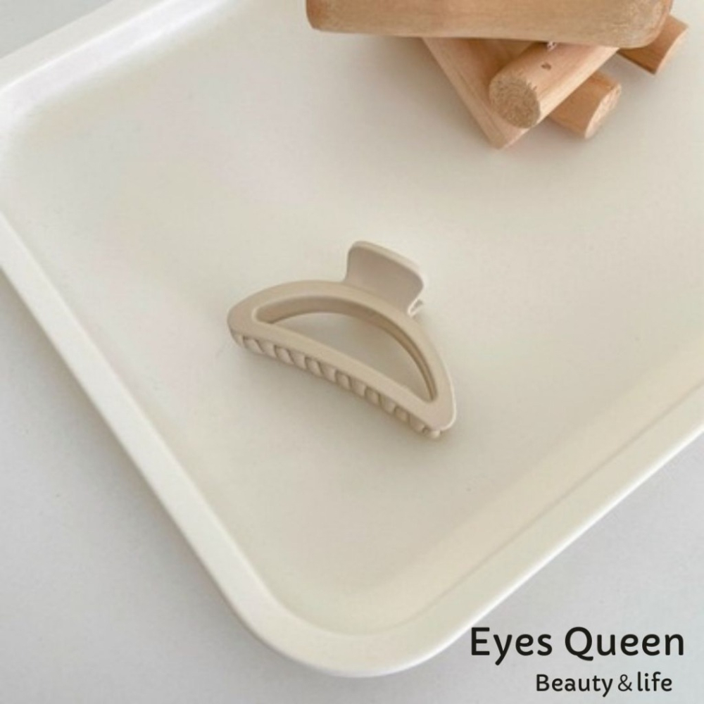 [Eyes Queen] 現貨 奶咖色系鯊魚夾 鏤空鯊魚夾 髮夾 夾子 鯊魚夾 抓夾 盤髮夾 髮飾-細節圖6