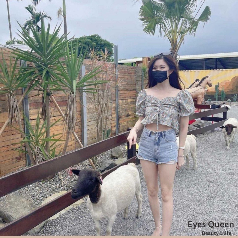 [Eyes Queen] 現貨 韓版破洞毛邊牛仔短褲 高腰熱褲 高腰牛仔短褲 牛仔短褲 短褲 毛邊牛仔褲 破洞牛仔短褲-細節圖2