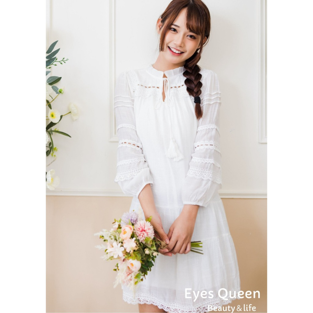 [Eyes Queen] 現貨 白色長袖連身裙(附皮帶) 蕾絲鏤空連身裙 白色洋裝 渡假洋裝 白色蕾絲洋裝 洋裝-細節圖2
